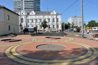 у центрах кіл будуть дерева