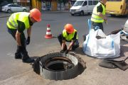 У Чернігові встановлюють європейські люки за європейськими ж технологіями