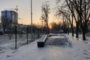 Для безпеки перехожих: скейт-парк у сквері по просп. Миру огороджують сіткою