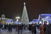 У Чернігові засяяла головна міська ялинка