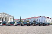 11 автобусів зі Швейцарії невдовзі курсуватимуть Черніговом. Машини офіційно передали місту