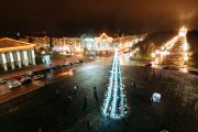 З 1 грудня в Чернігові сяє вогнями головна ялинка міста