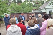 Міська влада не залишає без уваги жителів найбільш постраждалої від негоди вул. Декабристів
