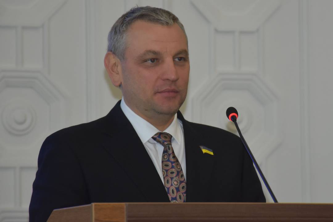 Лічильною комісією оголошуються результати підрахунку голосів депутатів