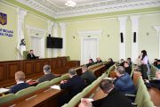 Заступниця директора Міського палацу культури ім. В. Радченка про обшук на підприємстві та вилучення запасів їжі та води, зроблених для дітей