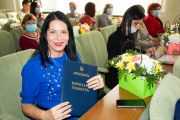 У міській раді вручили відзнаки педагогам Чернігова до Дня працівників освіти