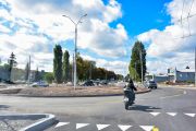 Вулиця Івана Мазепи на перетині з новою дорогою – вже з новою транспортною розв’язкою
