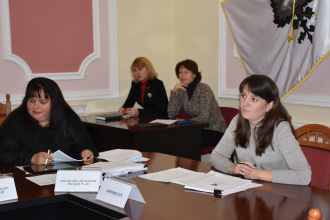 Про зміст розробленого проекту Програми соціально-економічного розвитку міста Чернігова на 2020 рік доповідає заступниці начальника управління економічного розвитку міста міської ради Віталії Ярещенко