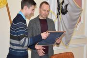 Міський голова вручив подарунки дітям загиблих та учасників АТО від латвійських друзів