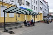 У Чернігові продовжується оновлення зупинок громадського транспорту