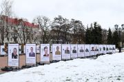 На Алеї Героїв оновили експозицію фотовиставки загиблих воїнів