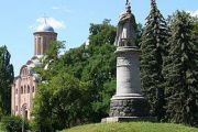 У Чернігові відновлюють сквер Б. Хмельницького
