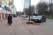 У центрі Чернігова сьогодні висаджують сакури