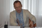 Міський голова відсторонив від виконання обов’язків посадовця, якого затримано під час отримання хабаря