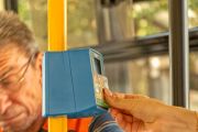 Управління транспорту рекомендує пасажирам безготівковий розрахунок за проїзд