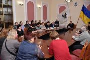 Родини загиблих в АТО/ООС чернігівців обговорили нагальні питання з міським головою
