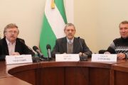Намагання протистояти декомунізації — боротьба з вітряками