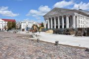 Реконструкція центральної площі йде за графіком, завершення - до Дня міста