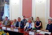 Громадські активісти провели в Чернігівській міській раді прес-конференцію
