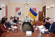 У Чернігові демонтують вивіски гральних закладів, замаскованих під державні лотереї