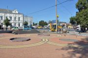 Вже видимі обриси майбутнього міні-скверу в центрі міста