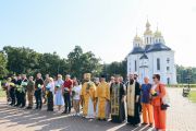 У День Української Державності в Чернігові відбулось покладання квітів до меморіального знаку на честь загиблих Героїв