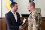 Вручення відзнак «За оборону Чернігова» з нагоди Дня Збройних Сил України