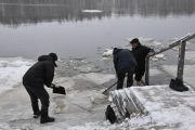 Міські служби подбали про безпеку чернігівців біля річки на Водохреще