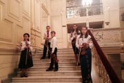 Чернігівська скрипалька грала музику заради миру