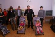 Подарунки молодим родинам