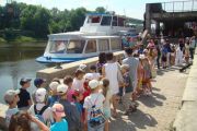 Для дітей пришкільних таборів міста організовано прогулянки по Десні