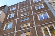 Завдяки підтримці УВКБ ООН у Чернігові замінюють вікна в під’їздах постраждалих будинків
