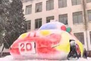Прибирання снігу в школах Чернігова перетворили на конкурс снігових фігур
