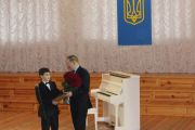 Президентський фонд Л.Кучми "Україна" подарував піаніно музичним школі та училищу