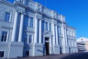 Зняли кошти із можливих статей видатків і спрямували на посилення оборонної спроможності Чернігова та ремонт пошкоджених будинків. На виконкомі прийняли низку відповідних рішень