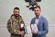 Майору ЗСУ Артуру Олефіренку вручено відзнаку «Почесний громадянин Чернігова»