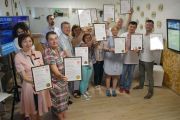 У Чернігові отримали свої сертифікати перші випускники та випускниці школи гідів