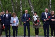 У День примирення керівники міста разом з німецькою делегацією поклали квіти до могил усіх загиблих у роки війни