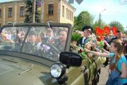 Чернігів святкує 65-ту річницю Великої Перемоги