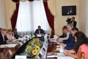З головними лікарями комунальних медичних закладів укладатимуть контракти