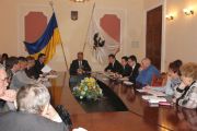 Чернігівські депутати готуються до першої в 2013 році сесії