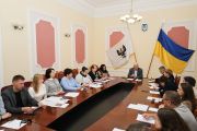 Безбар’єрний маршрут: у Чернігові закликають управителів об’єктів пришвидшити заповнення електронних карток безбар’єрності
