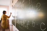 Чернігівська міська рада звернулась до Верховної Ради, Кабміну, Міносвіти, Мінфіну щодо перегляду розміру освітньої субвенції на оплату праці вчителів